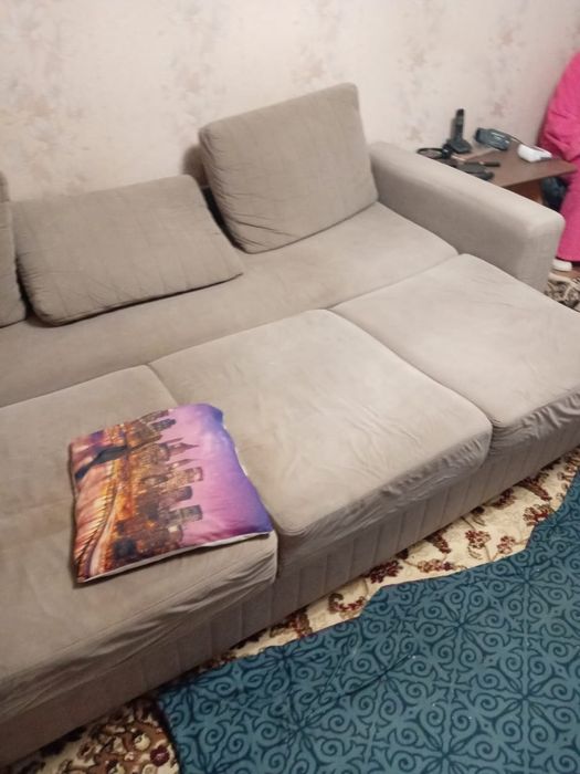 Продам диван. Срочно