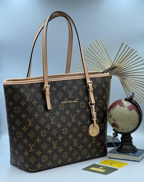 Set Louis Vuitton (geanta+portofel),new model, saculet, etichetă