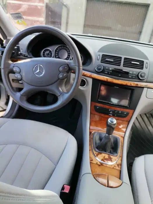 Vand Mercedes-Benz 211K