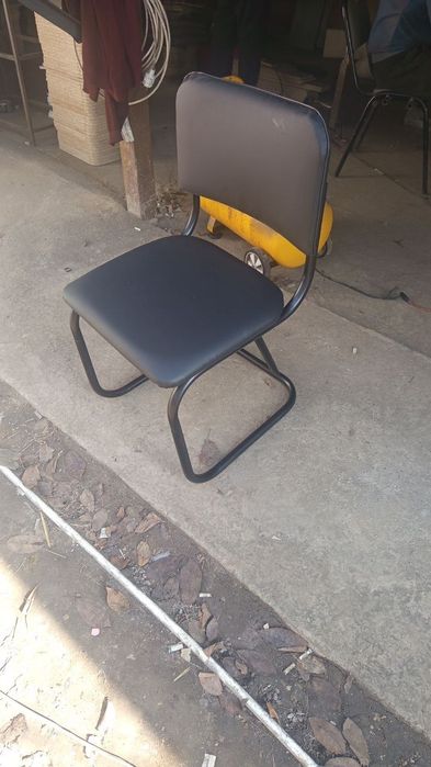 Стулья на металлическом карказе от производителя