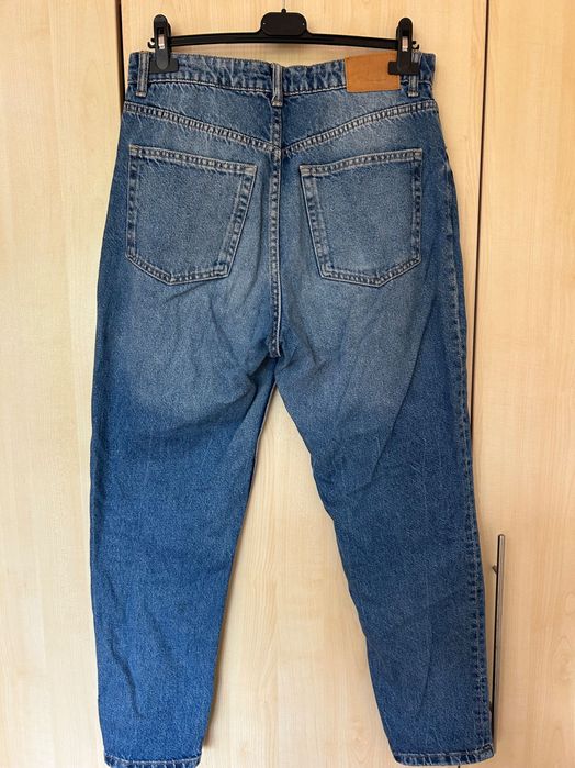 Тъмносини дънки(mom jeans) в размер EUR-40