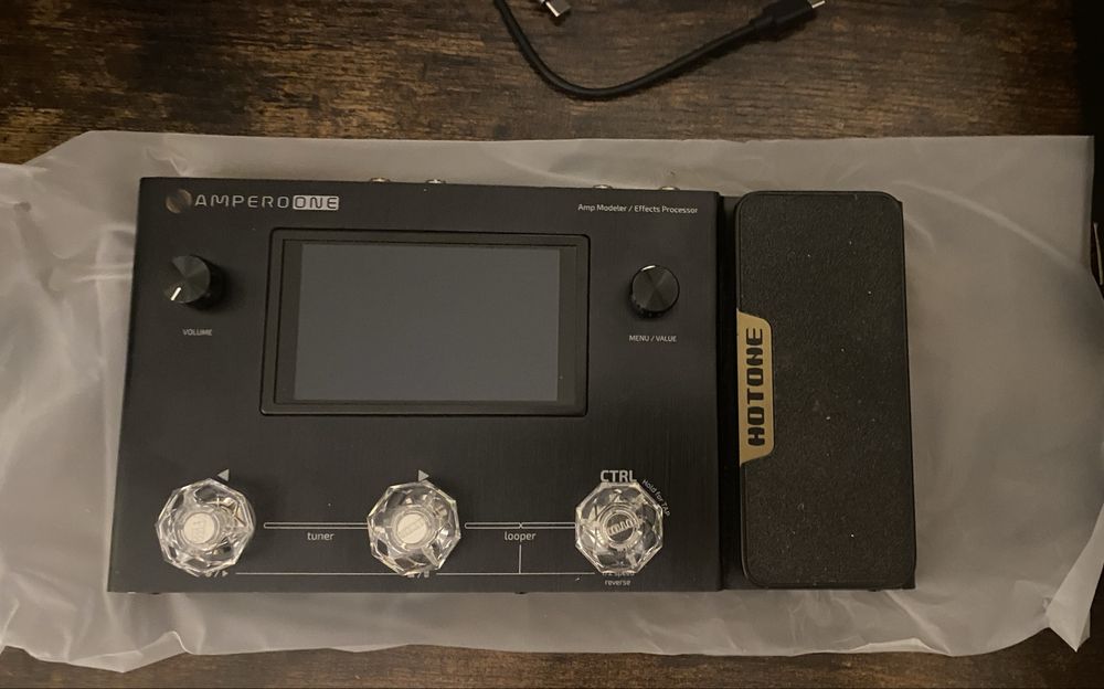VAND URGENT Pedala Chitara/Bass Hotone Ampero One