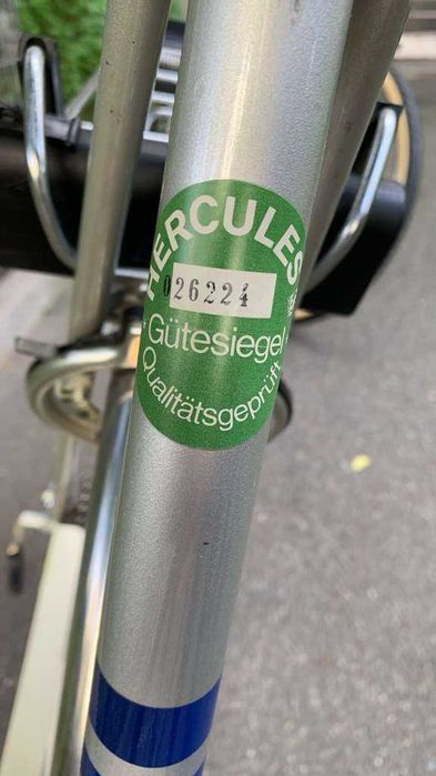 2 biciclete Hercules si un portbagaj pentru transport pe masina