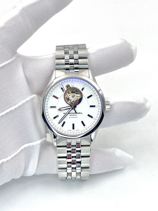 RAYMOND WEIL Freelancer Open Heart нов модел мъжки часовник