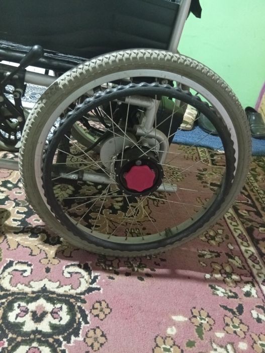 Scaun rulant este în stare funcționabilă foarte bună .