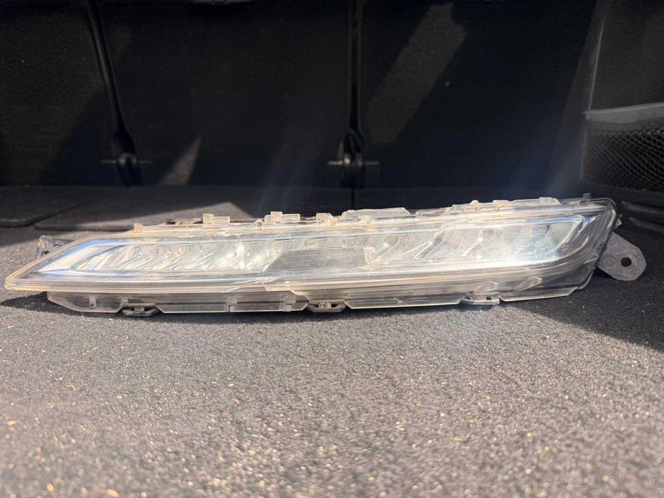 Ляв фар дневна светлина Citroen C4 Picasso