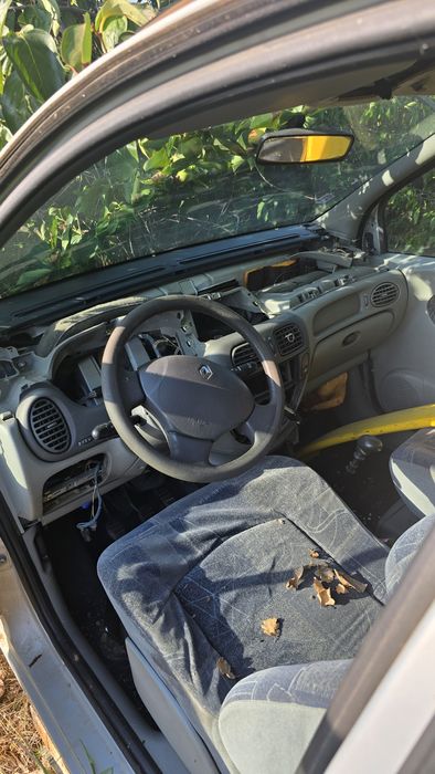 НИСКИ ЦЕНИ Рено Сценик 1.9 DCi 102 на части Renault Scenic