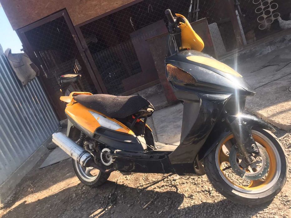 Продам срочно скутер
