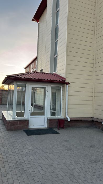 Офис для представительства компании 300 кв.м.