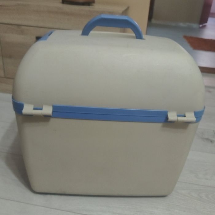 Хладилник за автомобил на 12 волта