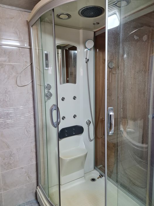 Душевая кабина с парилкой