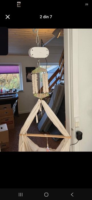 Leagăn/balansoar cu motor pentru bebelusi