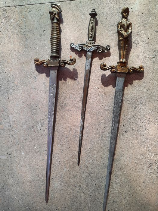 Антикварен предмет масони старинна кожа