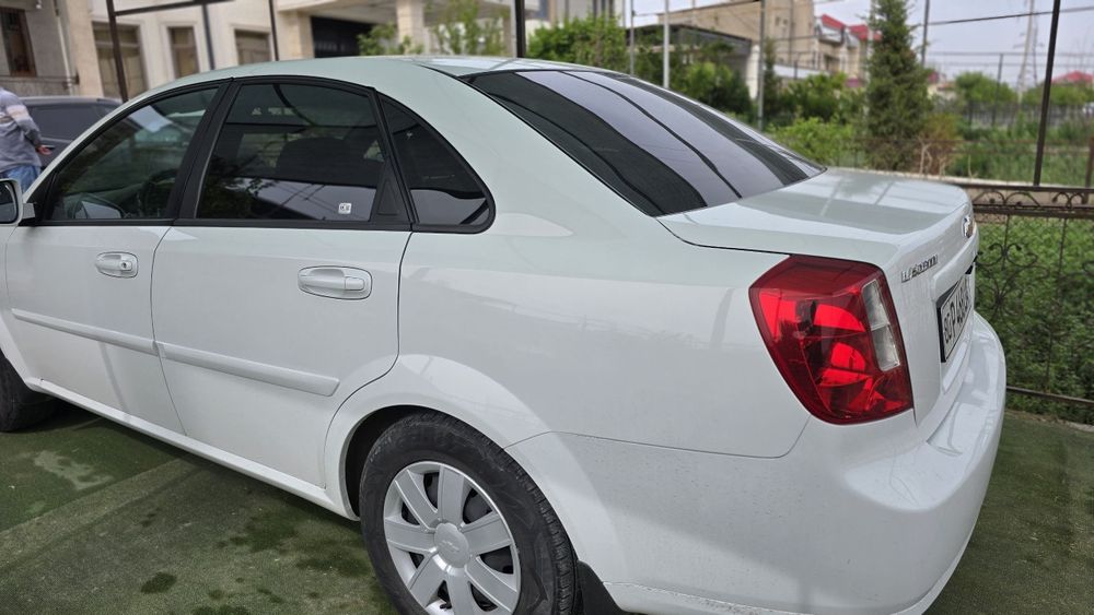 Продам Chevrolet Gentra (Белый)