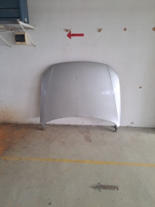 capota ,bmw e90 prezinta urme de rugina