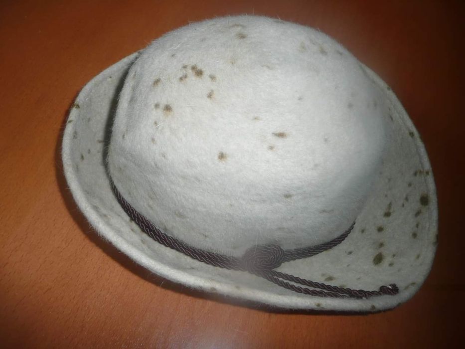 Елегантна дамска шапка