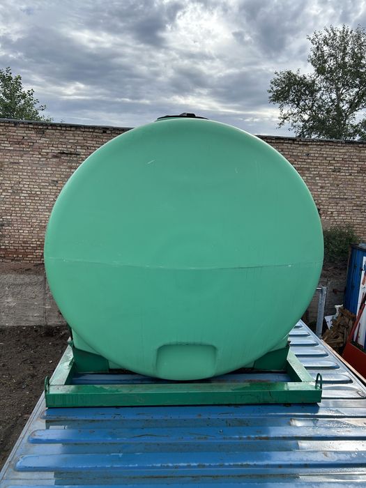 Продам емкость (бочку) 6кубов