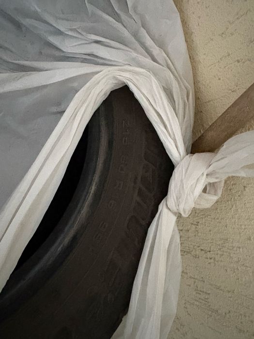 В продаже хорошая резина