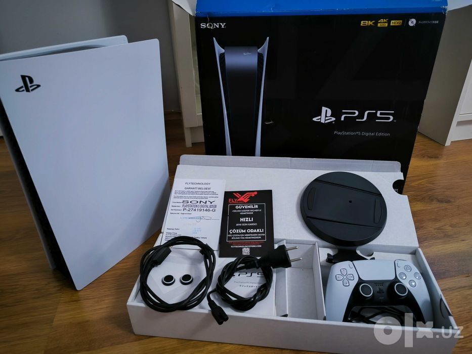 Продам PlayStation 5 Digital в полном комплекте.