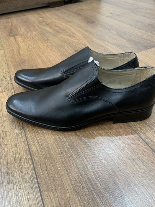 Продам новые мужские туфли