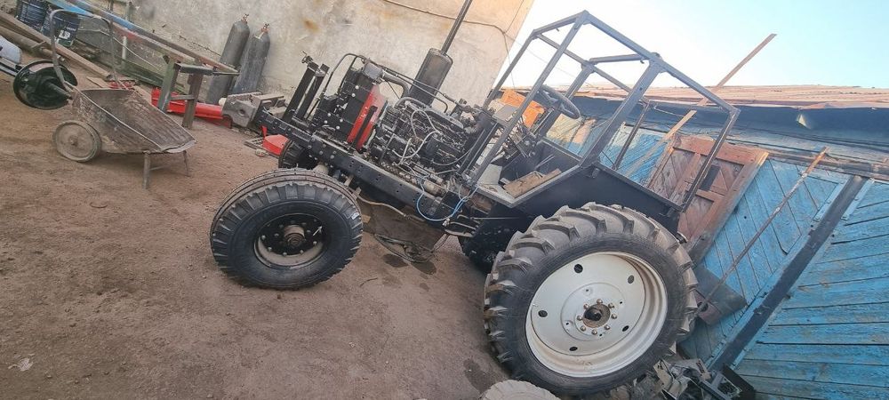 Трактор  ттз 8010 ва Прицеплар один такой трактор остался прицепы
