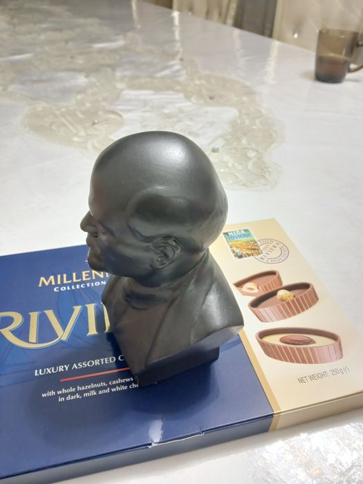 Металический бронзвий Бюст ленина старинний