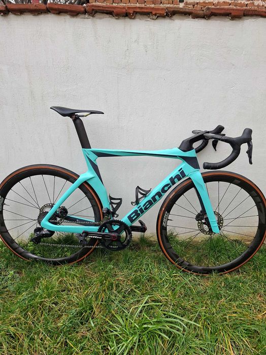 Шосеен карбонов велосипед Bianchi Oltre comp