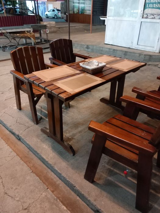 Yangi stol stul sotiladi