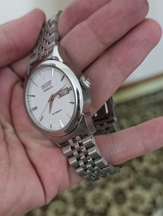 Tissot соат сотилади