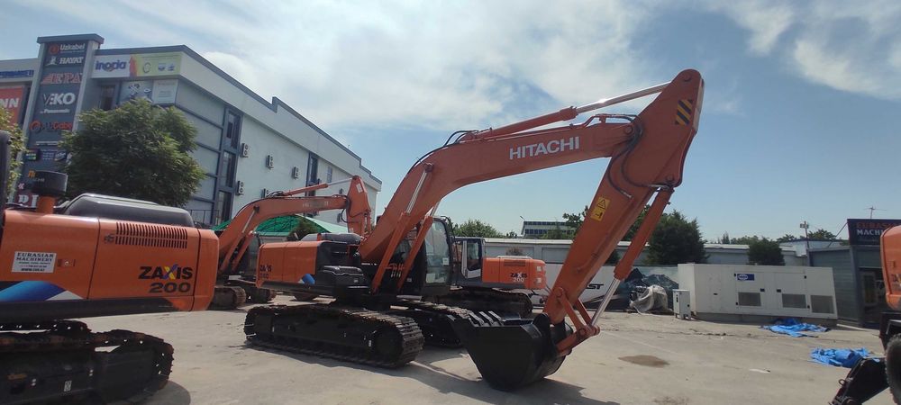 HITACHI ZX240-5A гусеничный экскаватор