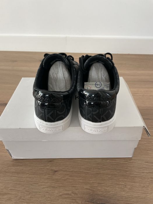 Adidasi dama Calvin Klein