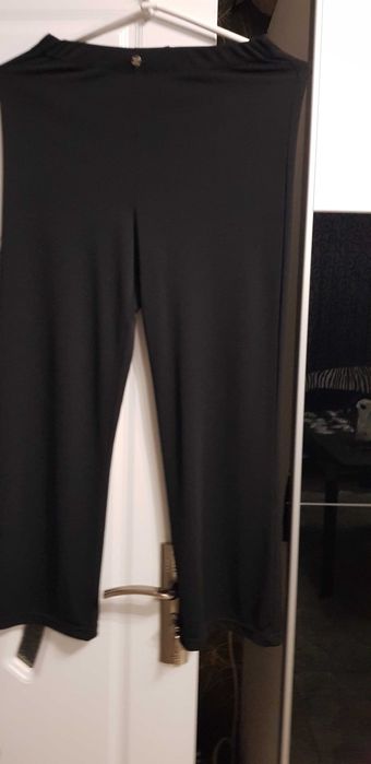 Продавам юношески панталони