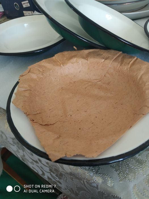 Янги сирли темирли тарелкалар