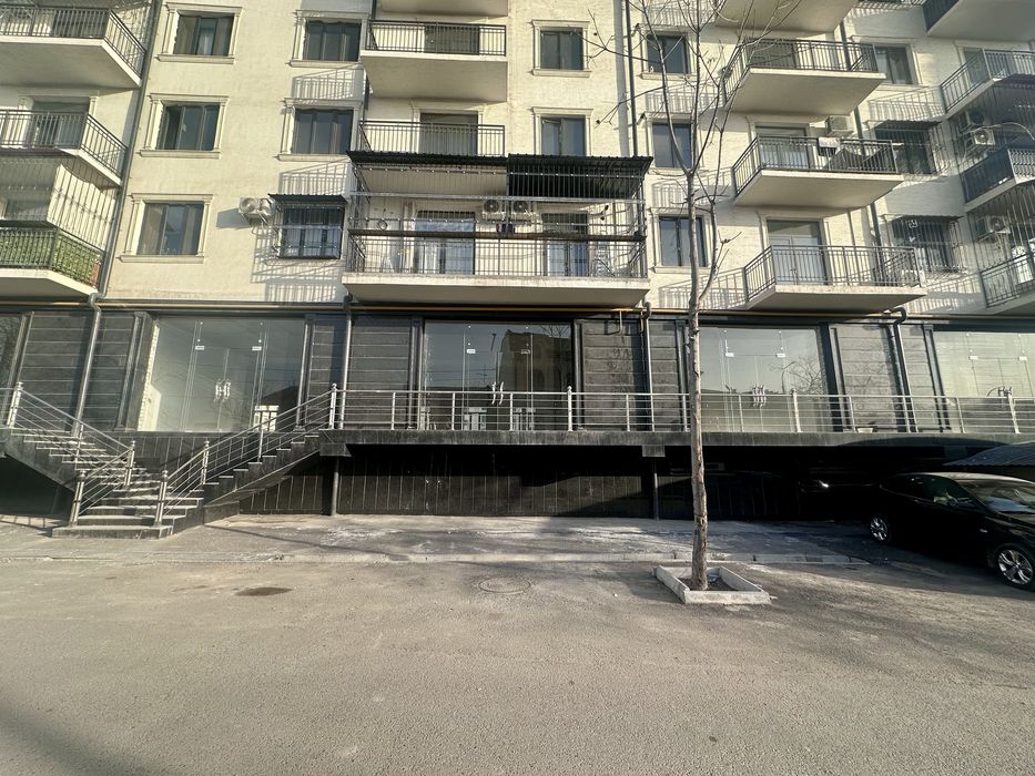 Сдам в аренду 560м2 в центре города Яккасарай