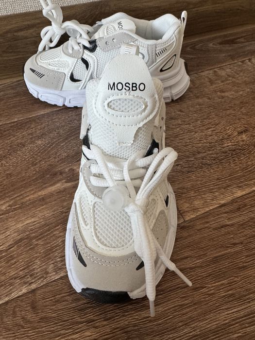 Кроссовки детские