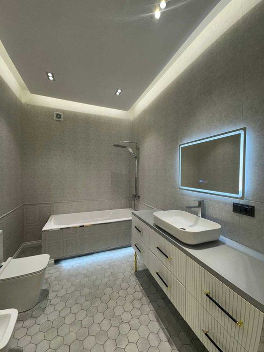 R1 Сдаётся Участок в Аренду на Мирабадском р-не, ор-р Гостиница Россия