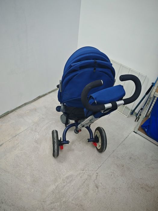 Продавам триколка Lexus, много запазена