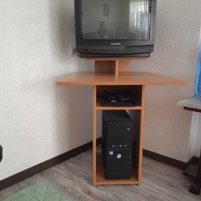 Маса за компютър