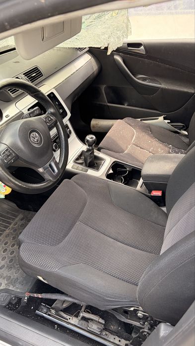 Vand VW Passat 2010 pentru piese