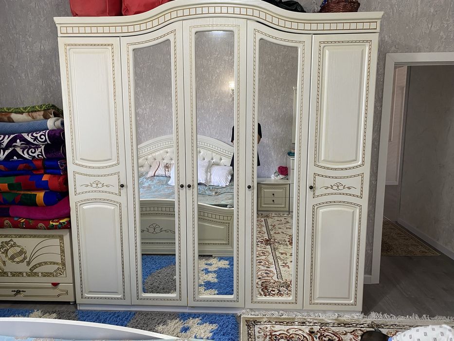 Спальный гарнитур