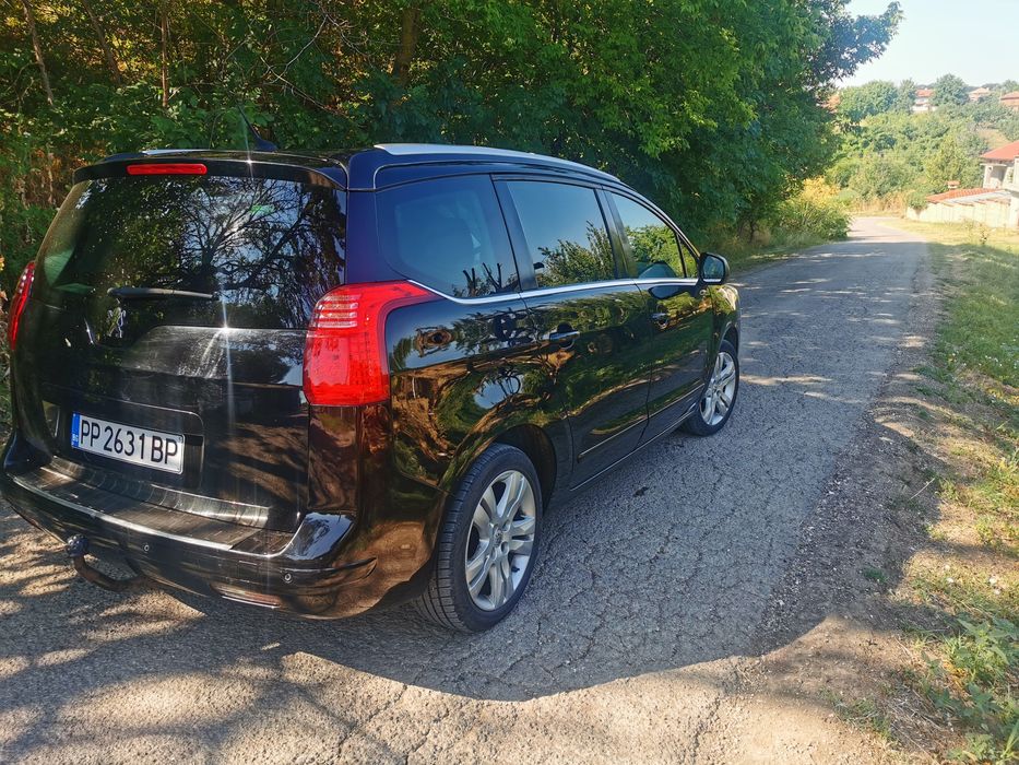 Пежо 5008 2012г.