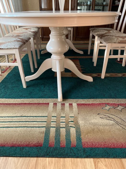 Стол обеденный большой