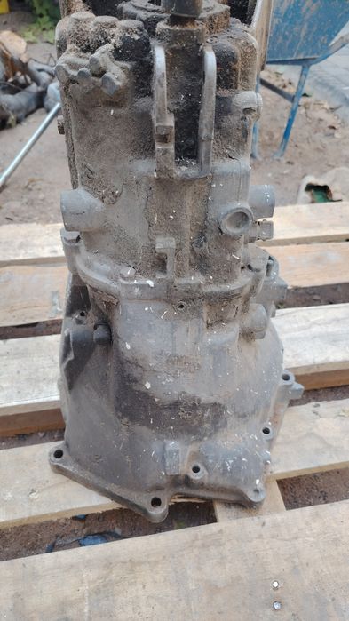 Коробка от  бмв 520