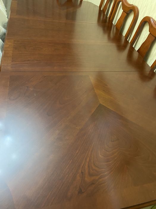 Стол со стульями