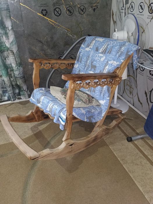 Кресло качалка дерево