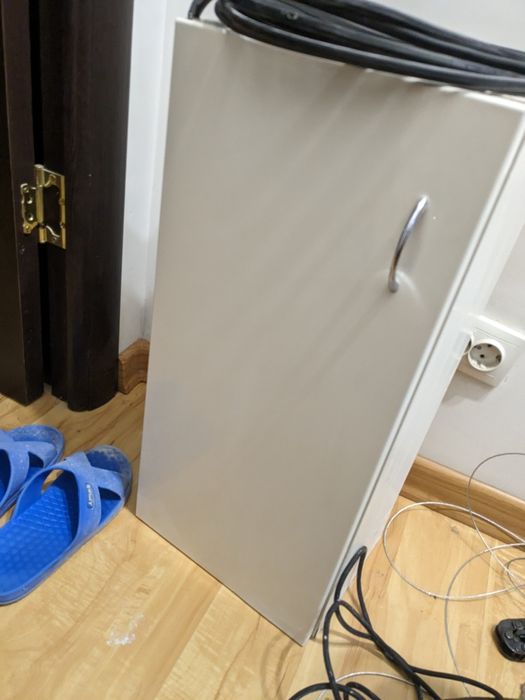 Шкаф  белый б/у.