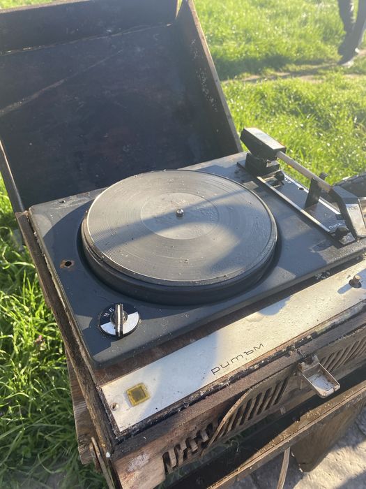 Продавам стар графон да плои и телефон факс