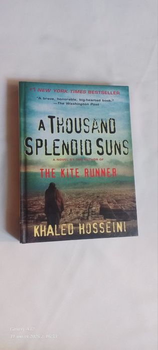 Книга на английском языке A Thousand Splendid Suns by Khaled Hosseini