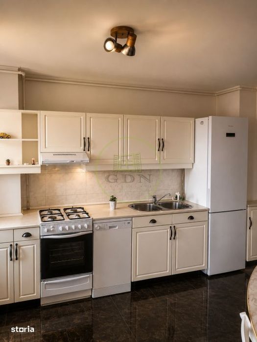 Apartament 3 camere de inchiriat Aula Universitatii Onix Brasov