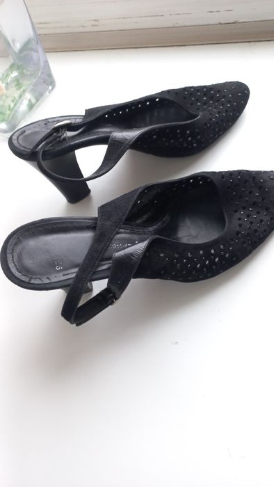 Продам летнюю обувь босоножки